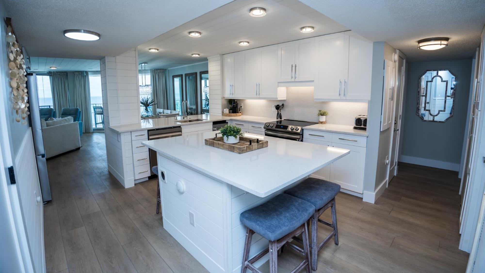 New Rental - 3Br 3Ba Corner Beachfront - 2024 Remodel - 3 Pools, Tiki Hut, Gym, Tennis Panama City Beach Extérieur photo