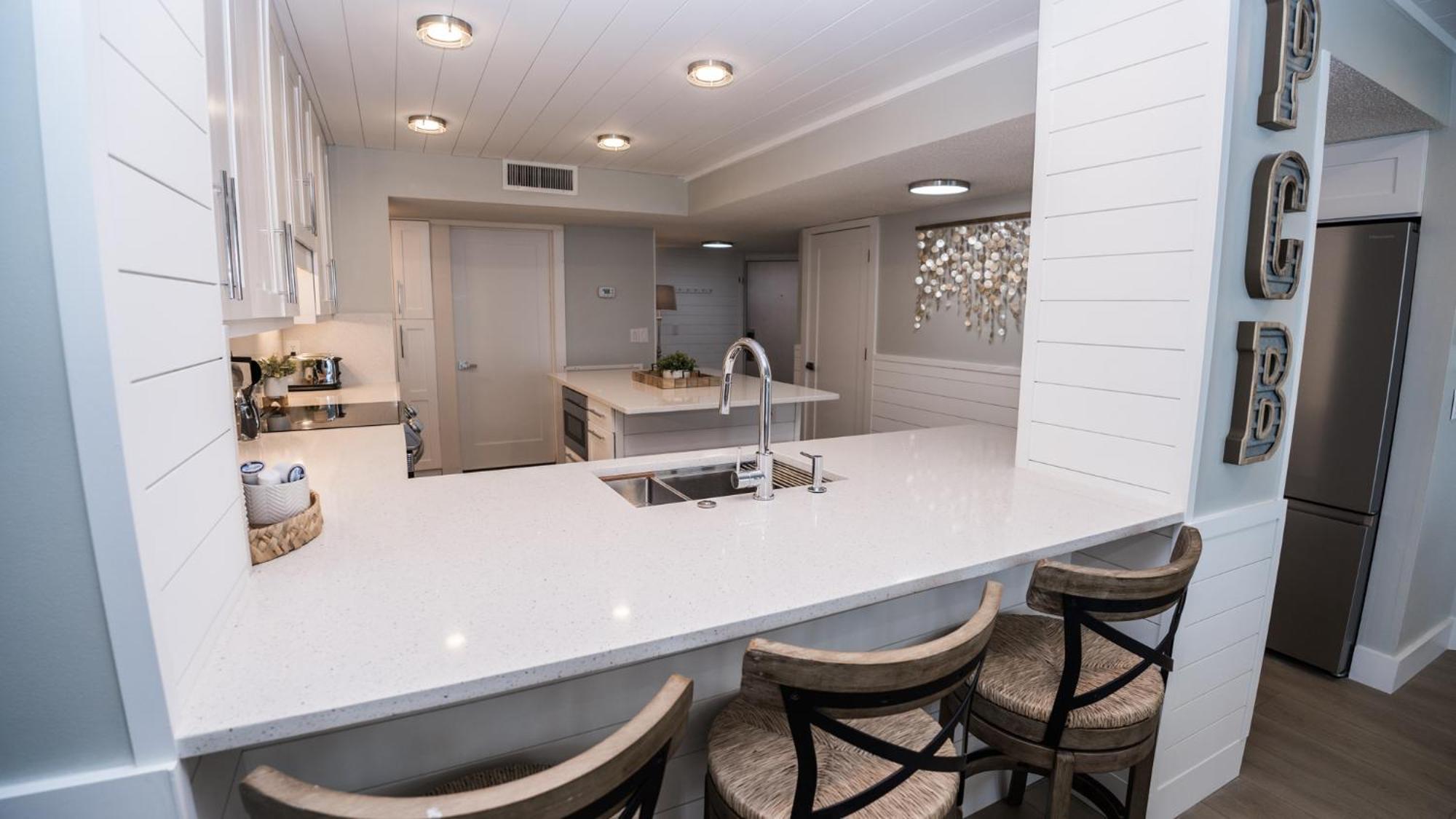 New Rental - 3Br 3Ba Corner Beachfront - 2024 Remodel - 3 Pools, Tiki Hut, Gym, Tennis Panama City Beach Extérieur photo