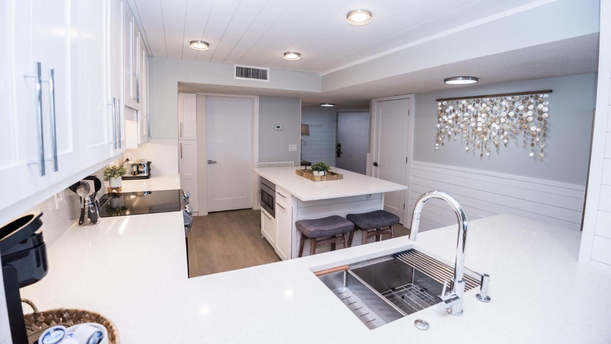New Rental - 3Br 3Ba Corner Beachfront - 2024 Remodel - 3 Pools, Tiki Hut, Gym, Tennis Panama City Beach Extérieur photo