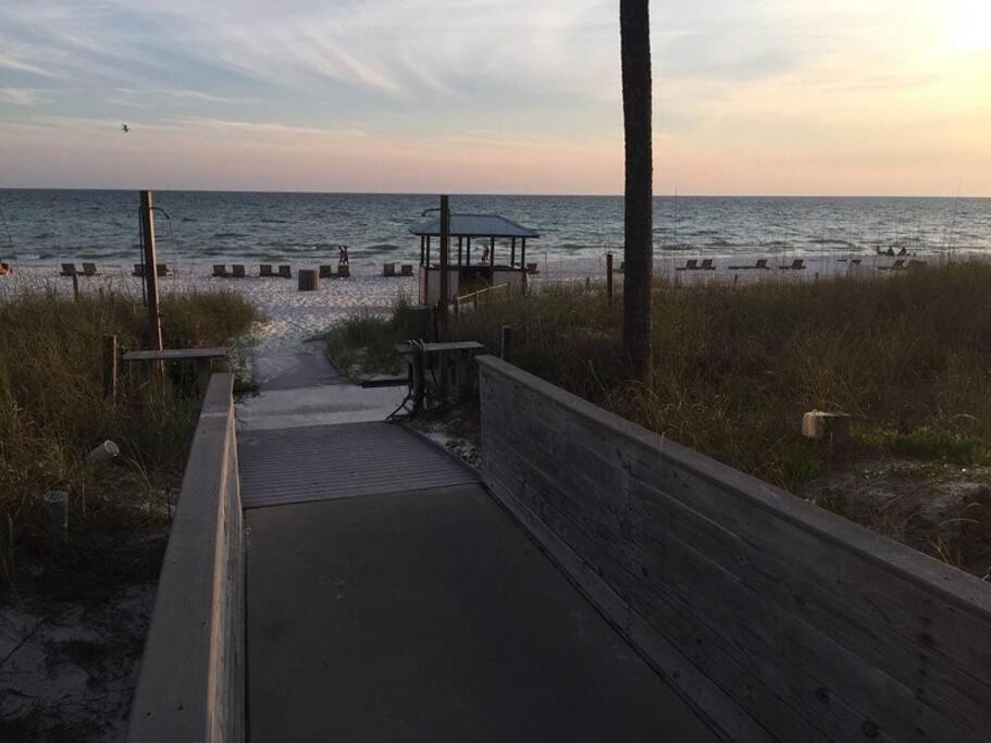 New Rental - 3Br 3Ba Corner Beachfront - 2024 Remodel - 3 Pools, Tiki Hut, Gym, Tennis Panama City Beach Extérieur photo